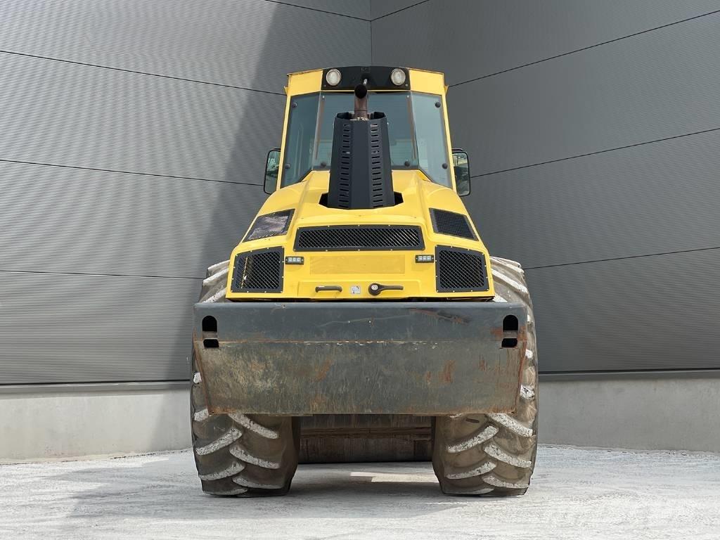 Bomag BW 216 DH-4i 單輪滾壓機