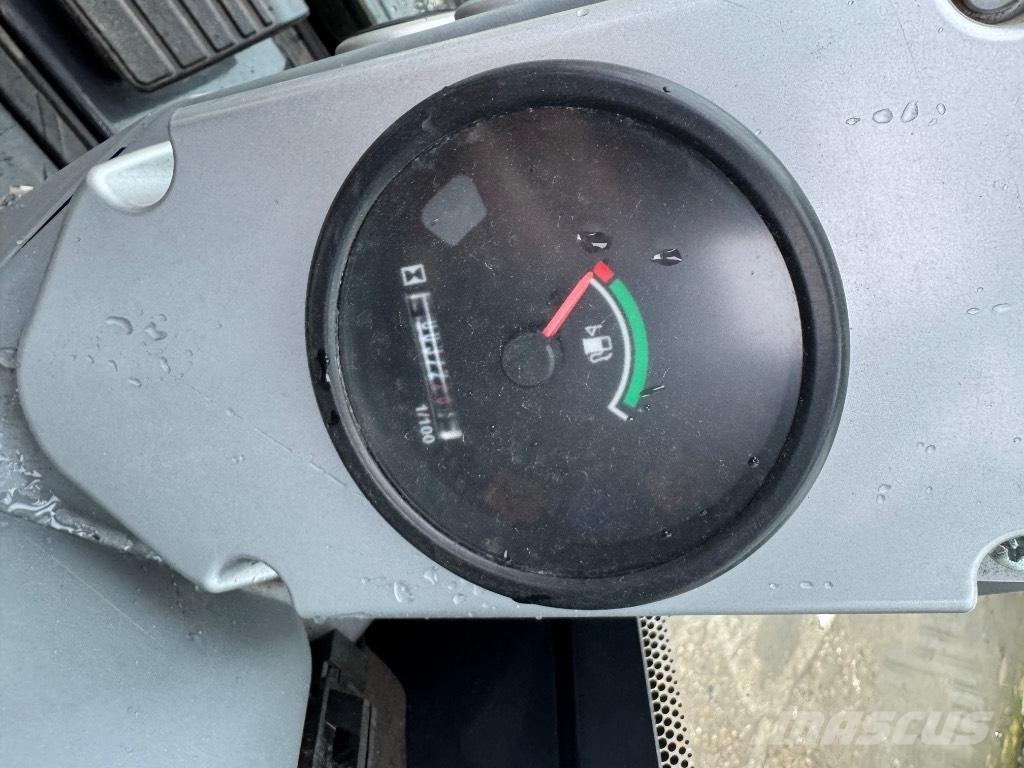 Yanmar SV15 (03707) 小型挖土機/掘鑿機<7t(小型挖掘機)