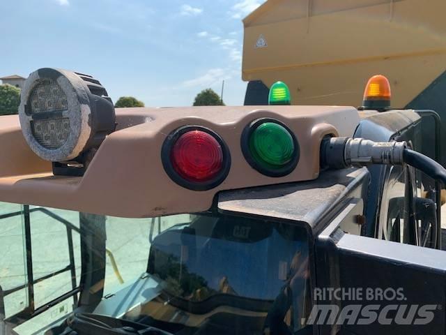 CAT 730 鉸接式起吊車