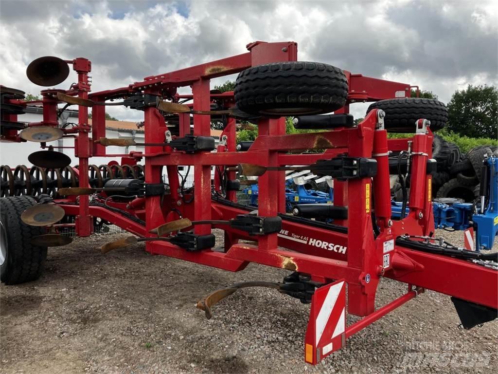 Horsch Tiger 4 AS 中耕管理機