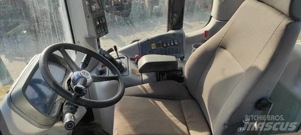New Holland W 130 輪胎式裝載機