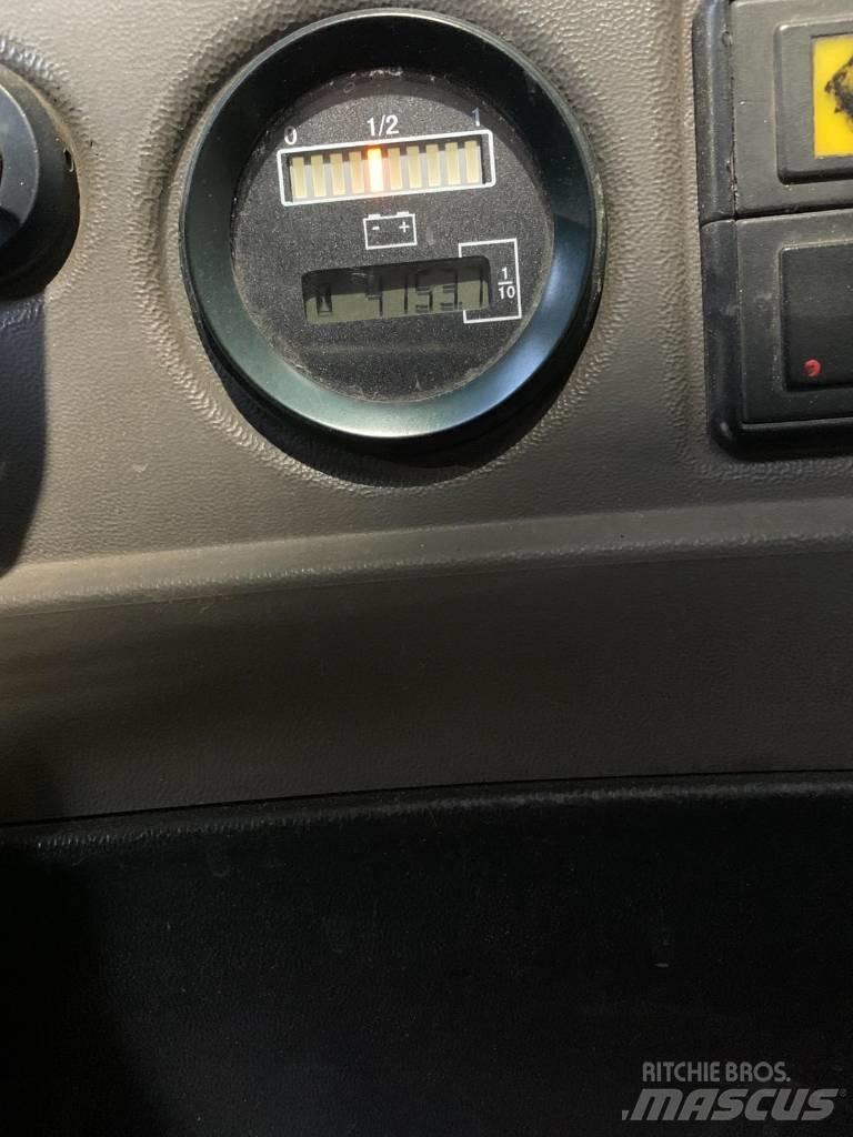 BT SRE 135 L 自走式堆積機