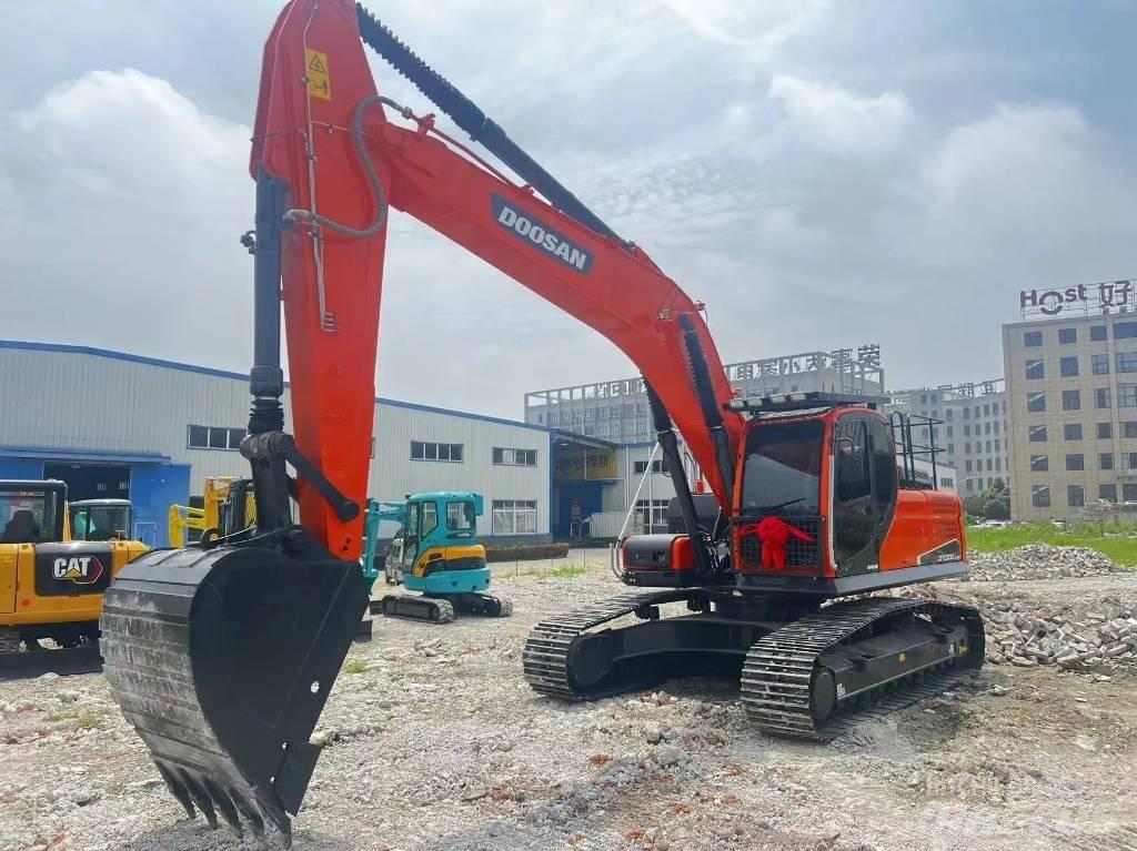 Doosan DX 300 LC 小型挖土機/掘鑿機<7t(小型挖掘機)