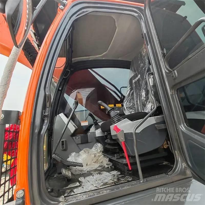Doosan DX 300 LC 小型挖土機/掘鑿機<7t(小型挖掘機)