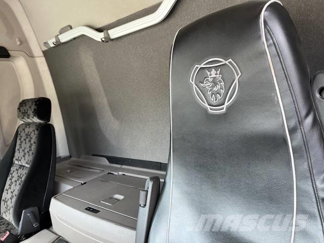 Scania P 280 篷布卡車
