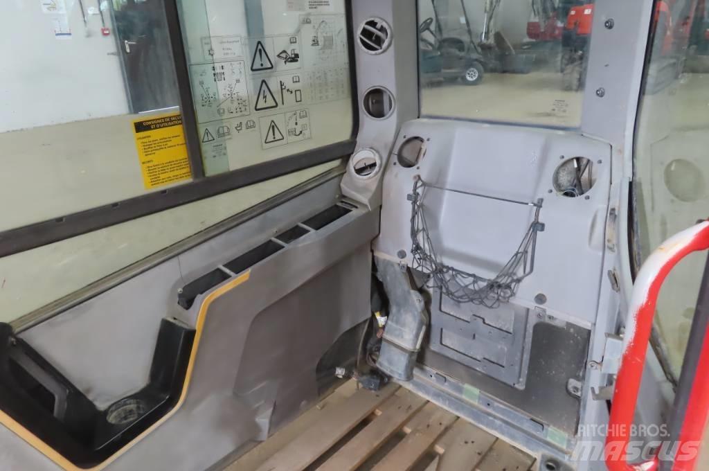 Volvo ECR 88 D 駕駛室與內部