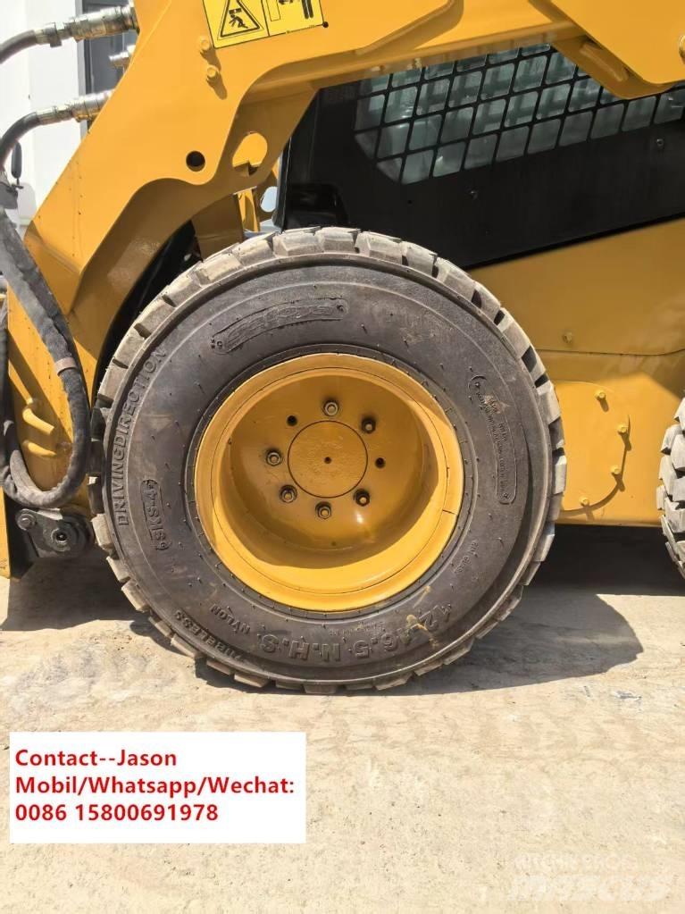 CAT 246 D 滑移轉向裝載機