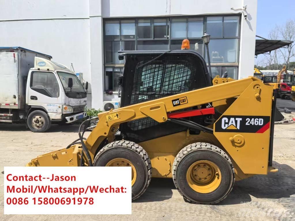 CAT 246 D 滑移轉向裝載機