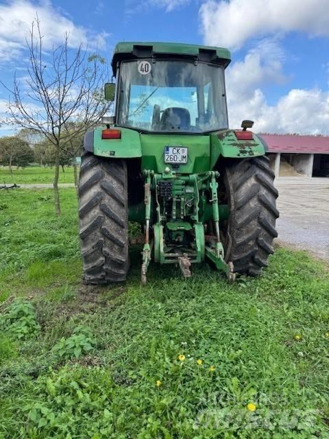 John Deere 8200 曳引機