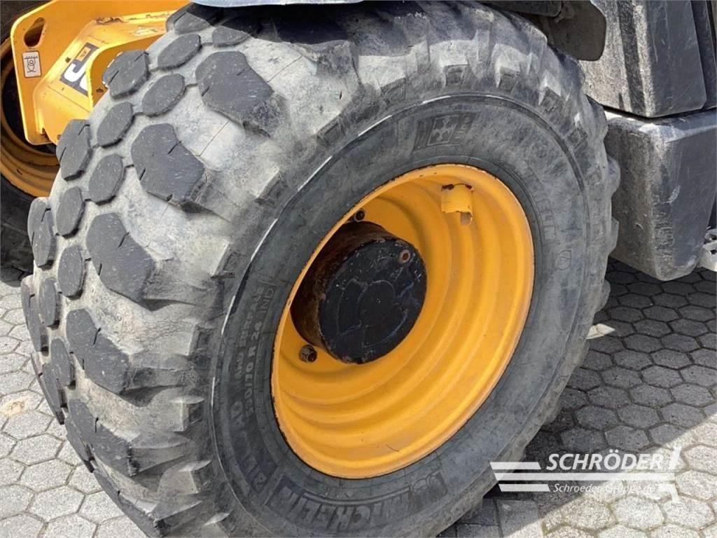 JCB 541-70 AGRI 農業用伸縮臂裝載機