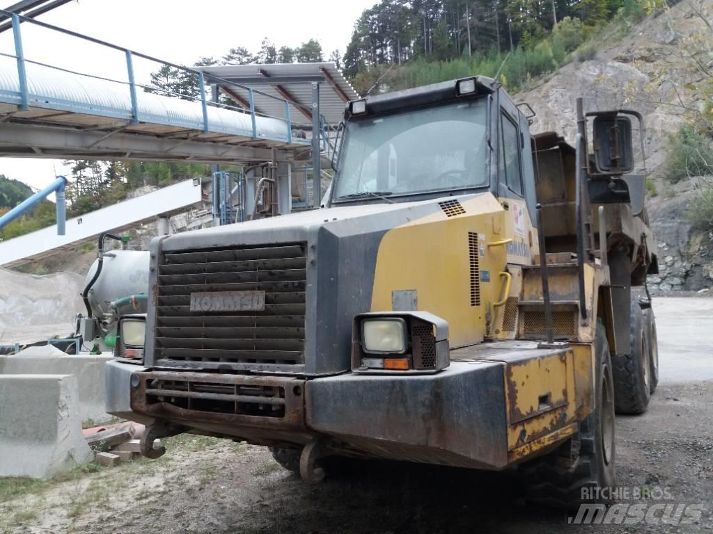 Komatsu HM 300-2 鉸接式起吊車