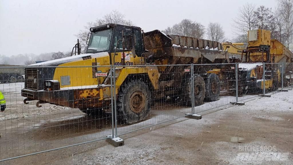 Komatsu HM 300-2 鉸接式起吊車