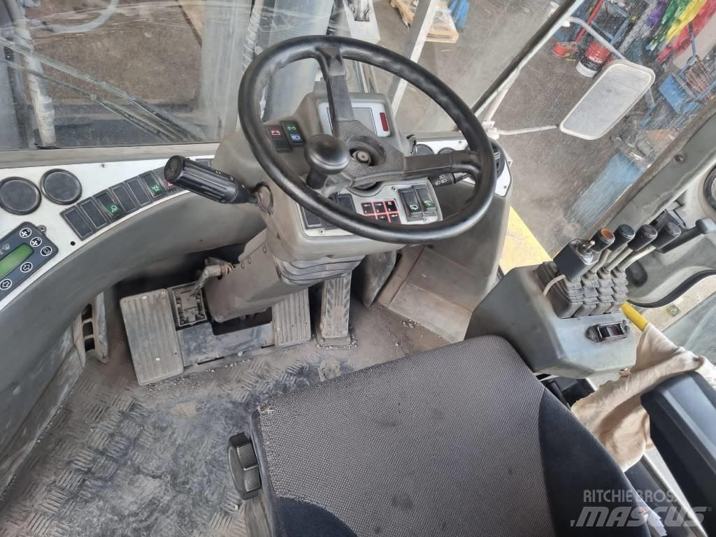 Kalmar DCF 250-12LB 柴油卡車