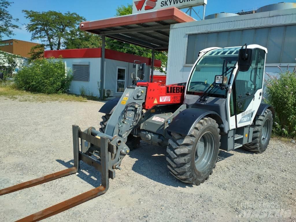 Liebherr T 32-7 伸縮臂操作車