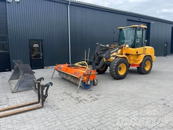 Volvo L 30 G 輪胎式裝載機