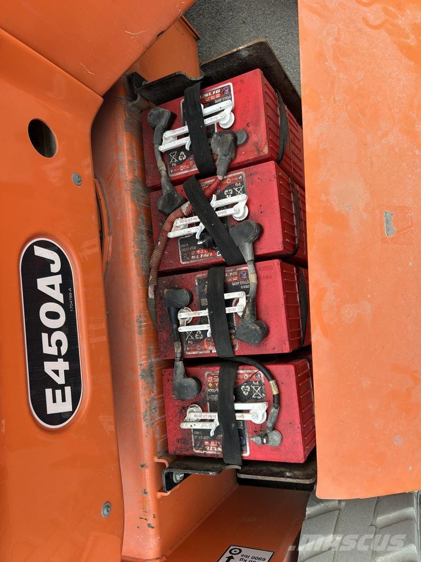 JLG E450AJ (2005) 曲臂高空作業車