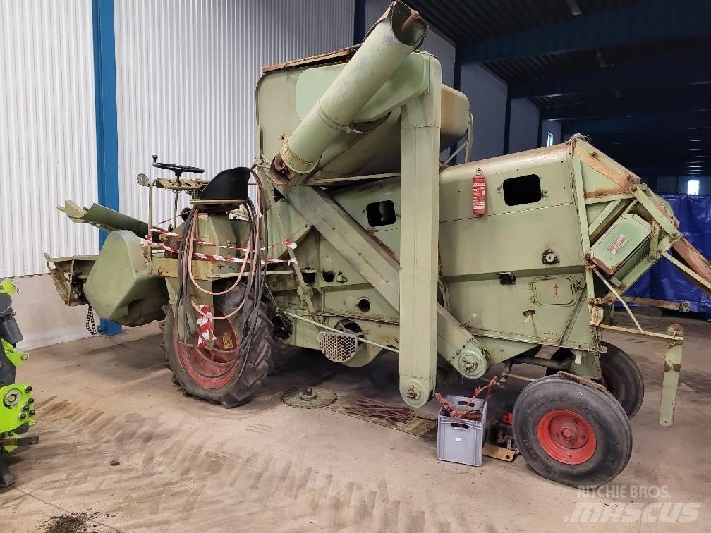 CLAAS Columbus 聯合收穫機