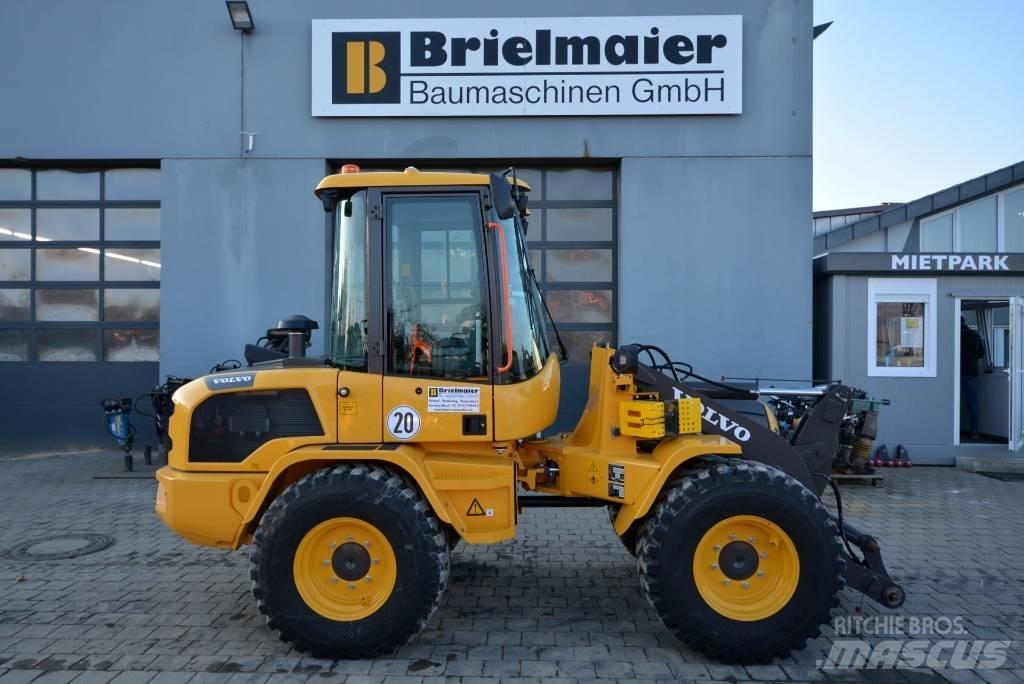 Volvo L 30 H 輪胎式裝載機