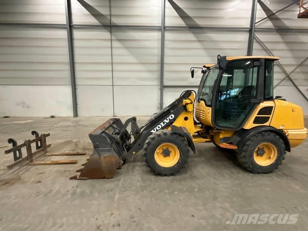 Volvo L 25 F 輪胎式裝載機