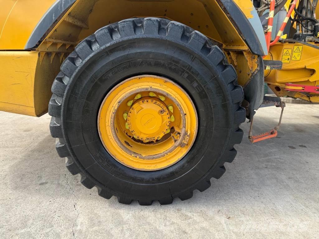 Volvo A 30 G 鉸接式起吊車