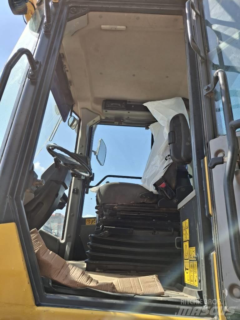 Komatsu WA 380-8 小型裝載機