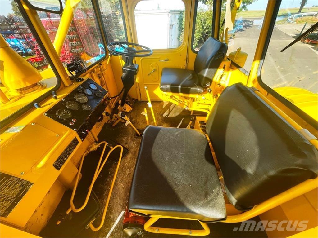 Kirovets K700A V8 曳引機