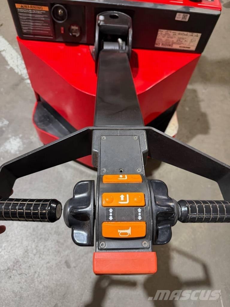 Raymond RSS40 自走式堆積機