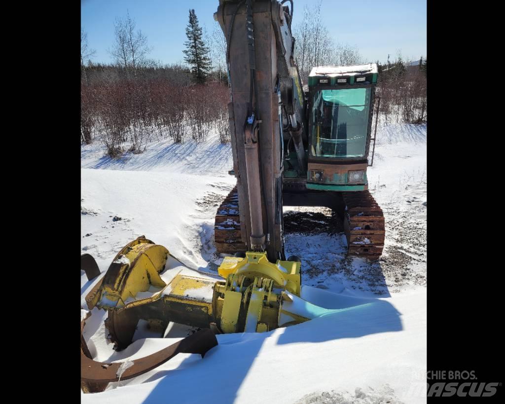 John Deere 853 伐木歸堆機