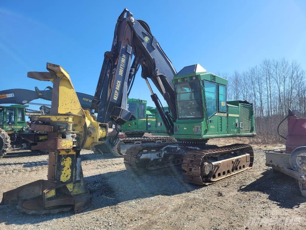 John Deere 853 伐木歸堆機