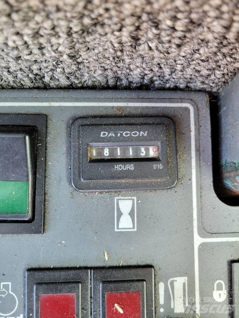 John Deere 853 伐木歸堆機