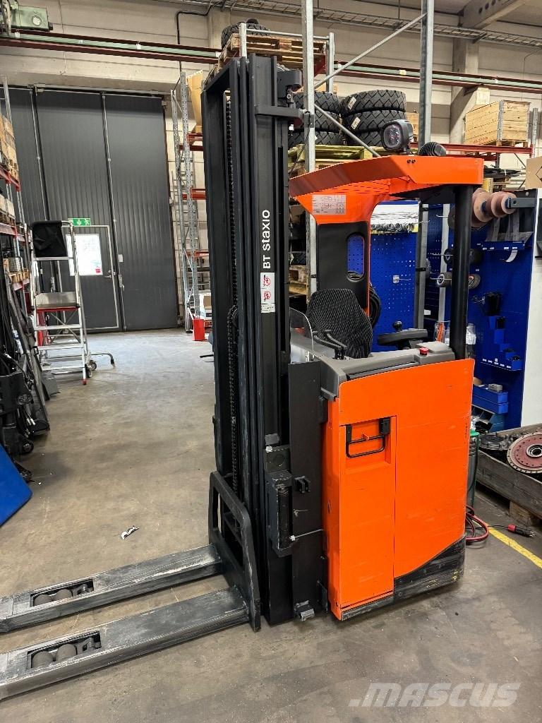 Toyota SRE135L 自走式堆積機