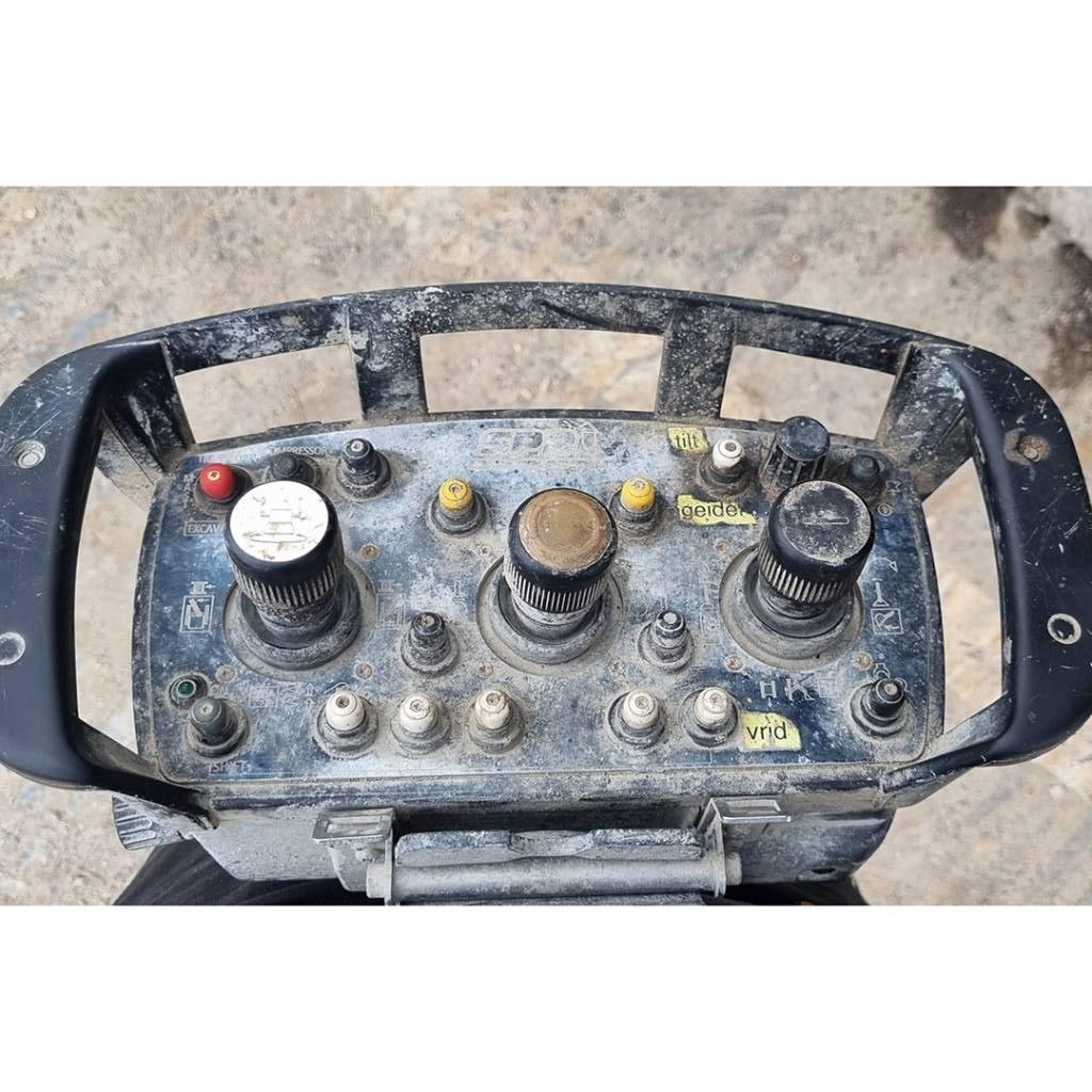Volvo EC300 DT145 打樁機