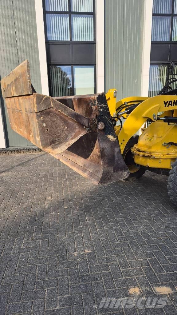 Yanmar V70s 輪胎式裝載機