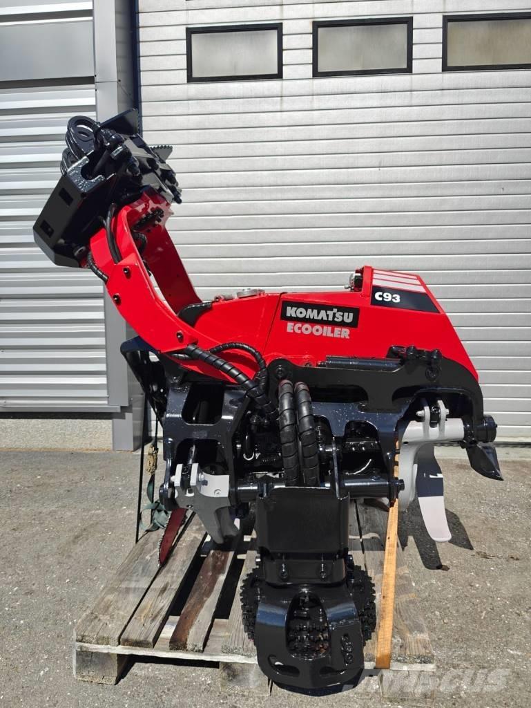Komatsu C 93 收穫機頭