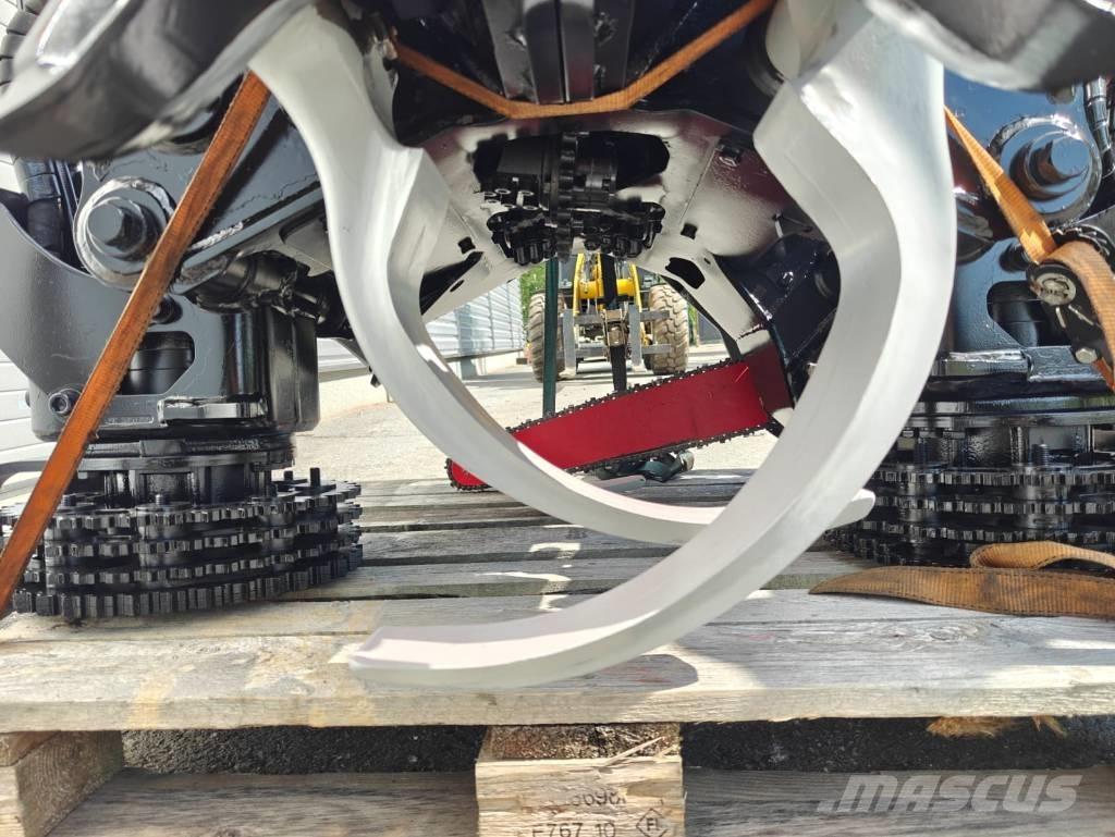 Komatsu C 93 收穫機頭