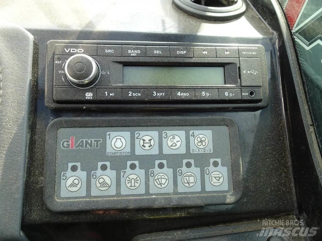 GiANT 4548 Tendo 伸縮臂操作車