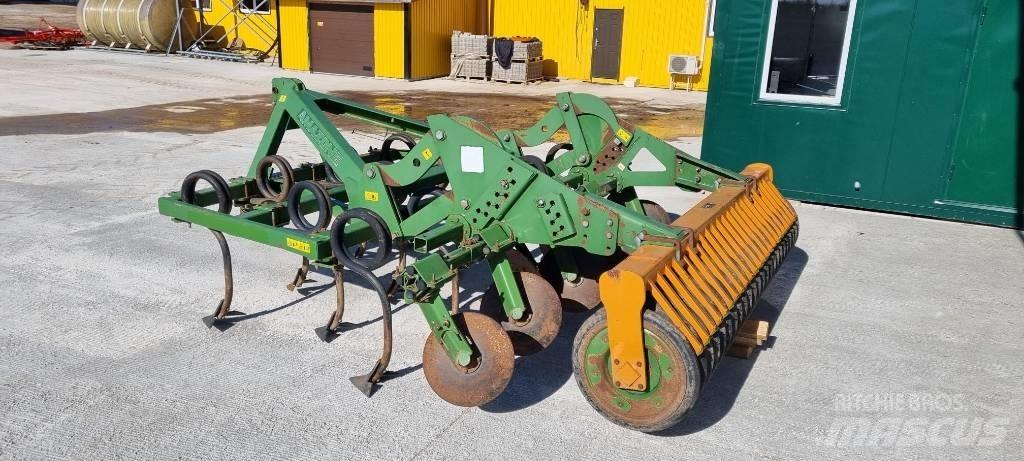 Amazone Cenius 3001 中耕管理機