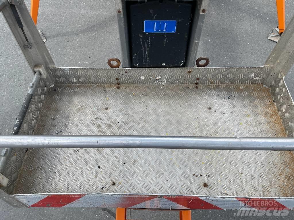 Dinolift 210 XT 拖車裝載高空作業平台