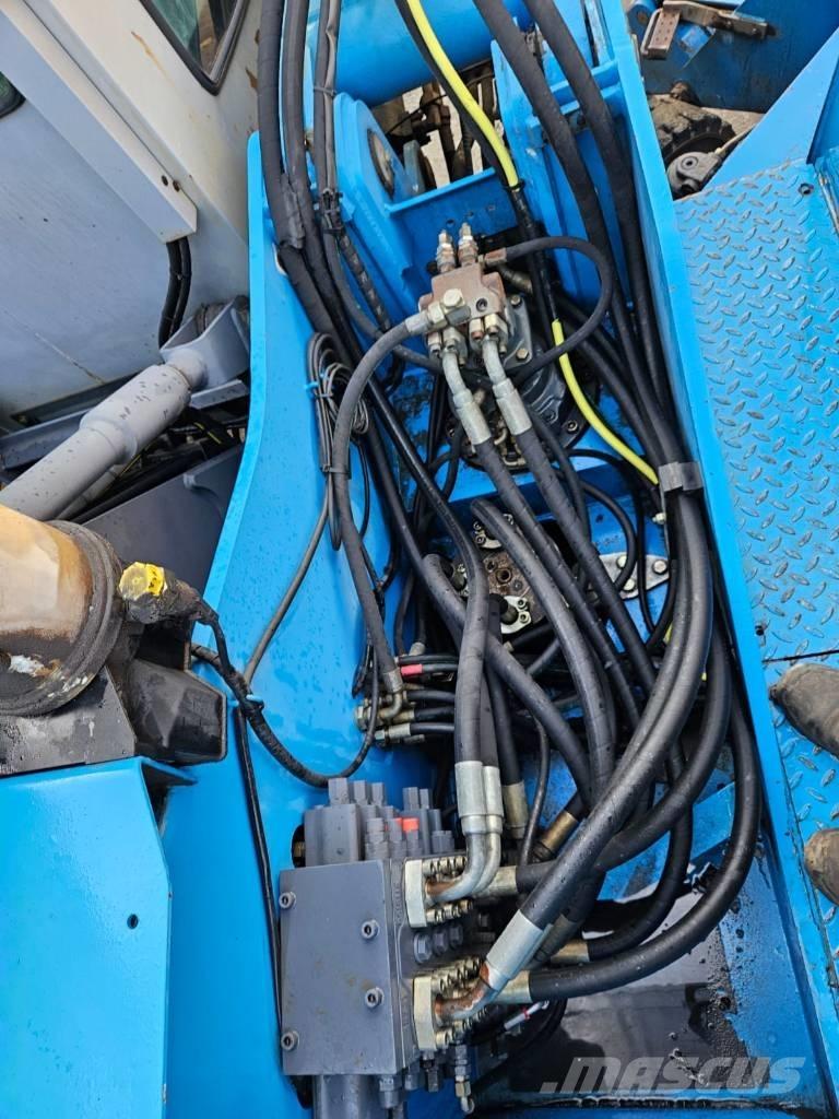 Fuchs MHL 320 D 廢棄物/工業用操作車