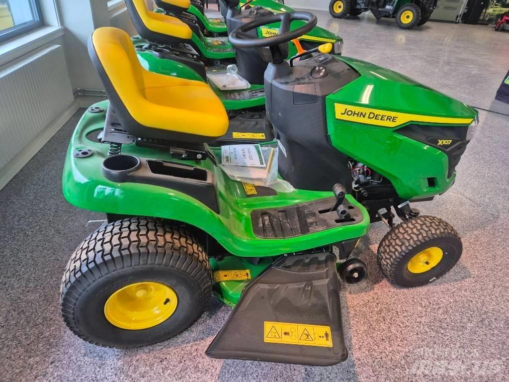 John Deere X 107 騎乘式割草機