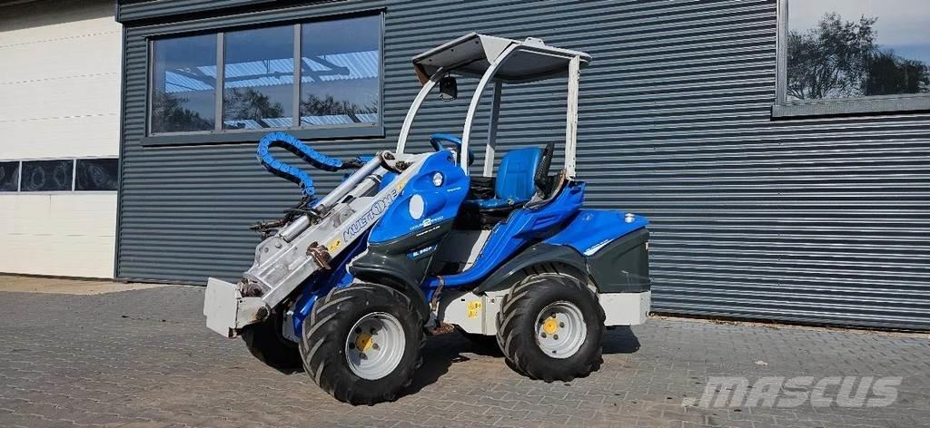 Multione SL840 DT 小型裝載機
