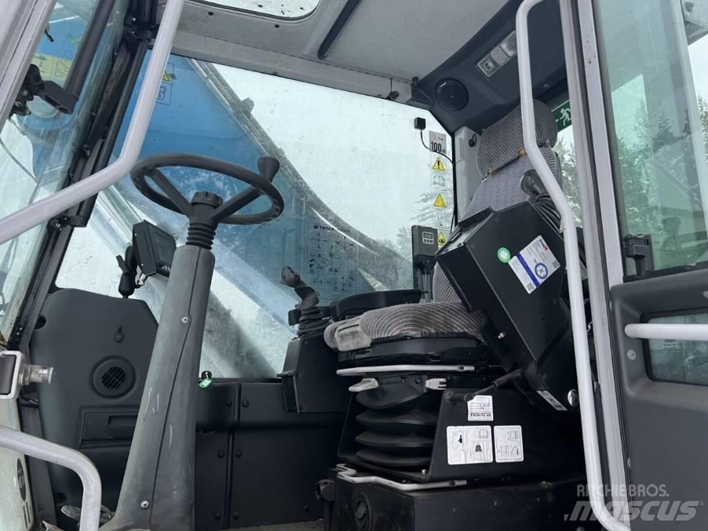 Fuchs MHL 320 廢棄物/工業用操作車