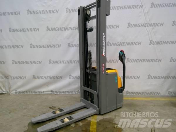 Jungheinrich EJC 214 行走控制式堆積機