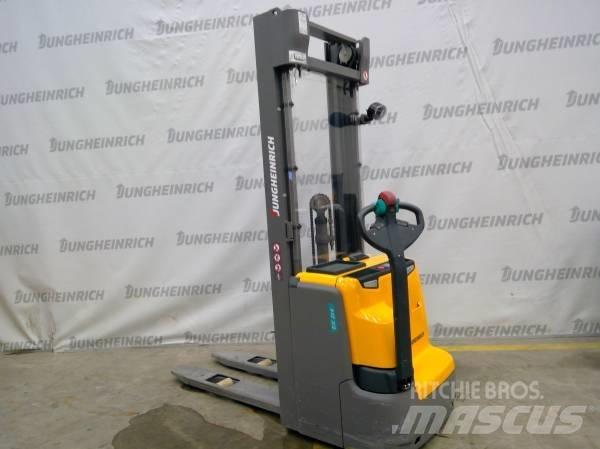 Jungheinrich EJC 214 行走控制式堆積機