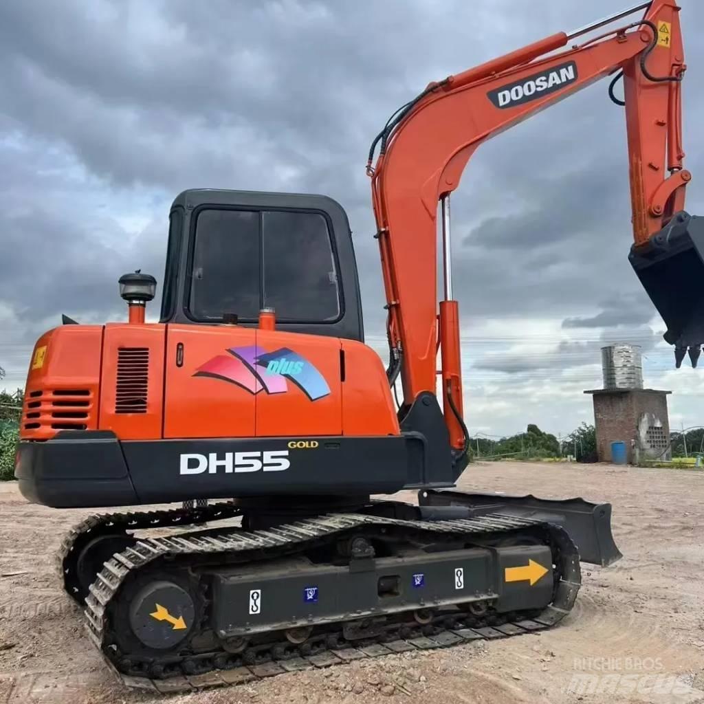 Doosan DH55 小型挖土機/掘鑿機<7t(小型挖掘機)