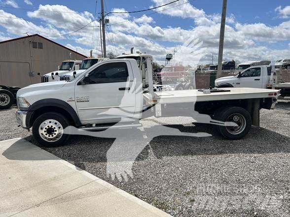 RAM 5500 SLT 平板式/側卸式卡車