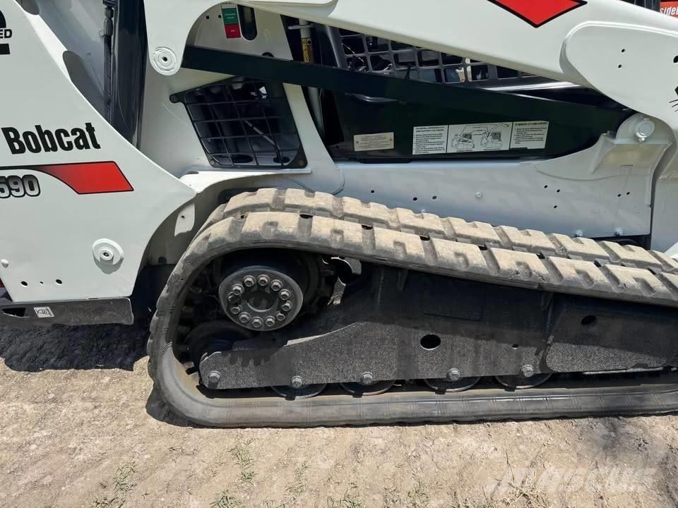Bobcat T 590 滑移轉向裝載機