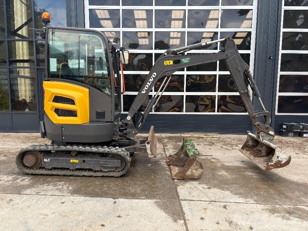 Volvo ECR 25 D 小型挖土機/掘鑿機<7t(小型挖掘機)