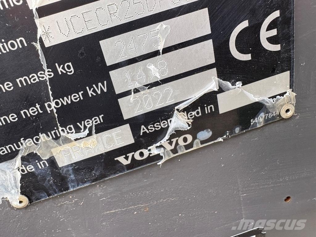 Volvo ECR 25 D 小型挖土機/掘鑿機<7t(小型挖掘機)