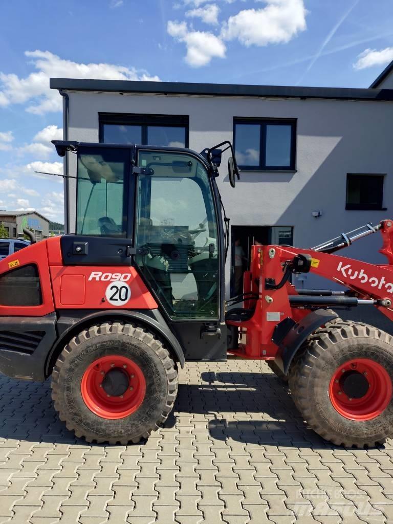 Kubota R 090 輪胎式裝載機